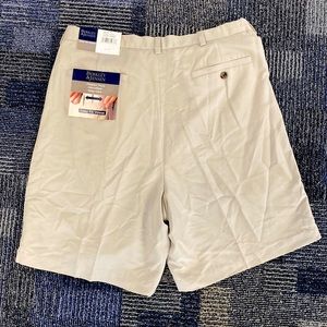 Berkeley and Jensen Easy Fit waist khaki shorts. size 34